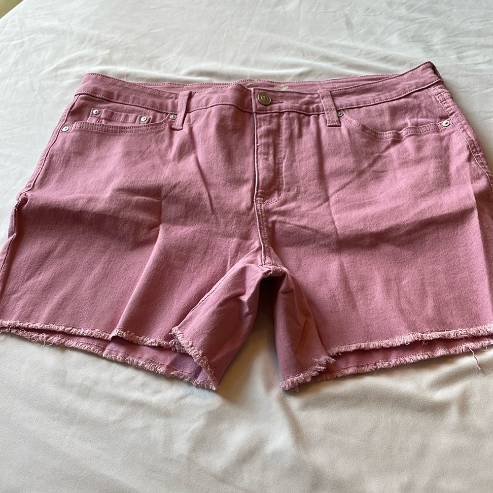 Women’s Seven 7 Pink Cutoff Jean Short NWOT!
